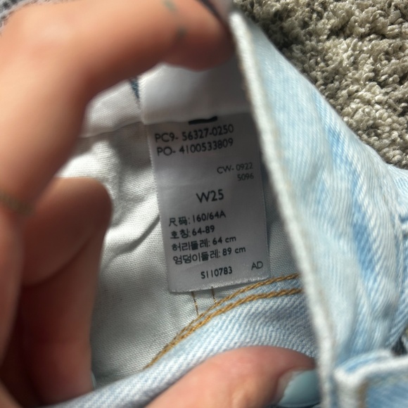 Levi 501s jean shorts - Picture 3 of 3